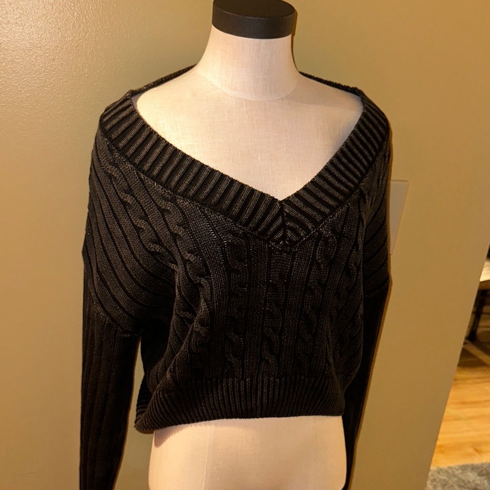 Chic Black V-Neck Cable Knit Sweater